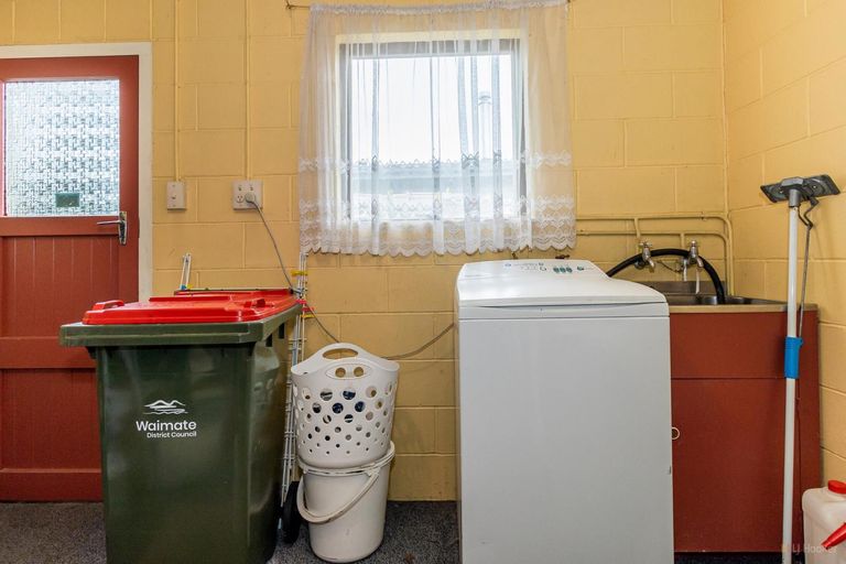 Photo of property in 5-5a Rugby Street, Waimate, 7924