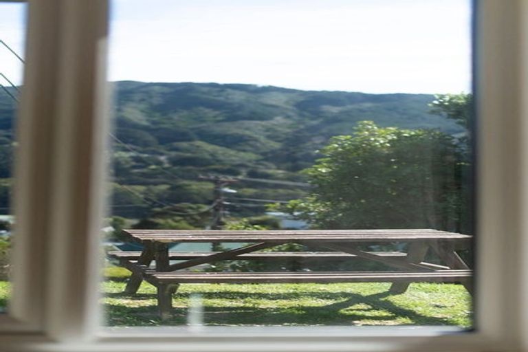 Photo of property in 17 Bedford Street, Northland, Wellington, 6012