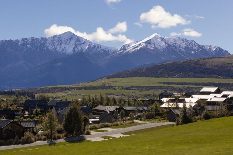 Photo of property in 11 Pendeen Crescent, Jacks Point, Queenstown, 9371