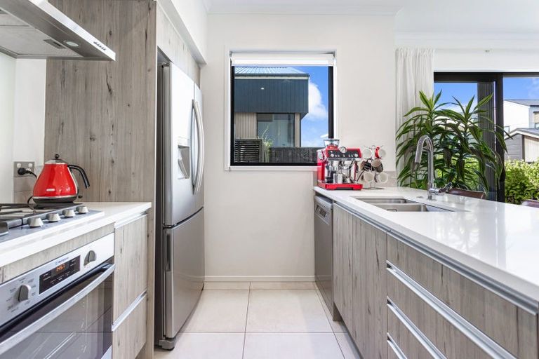 Photo of property in 20 Tuamaka Lane, Hobsonville, Auckland, 0616