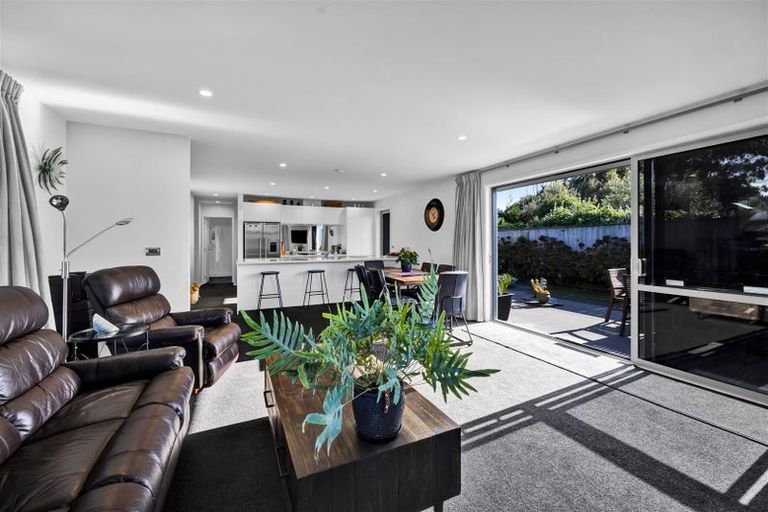 Photo of property in 15 Keene Drive, Bell Block, New Plymouth, 4312