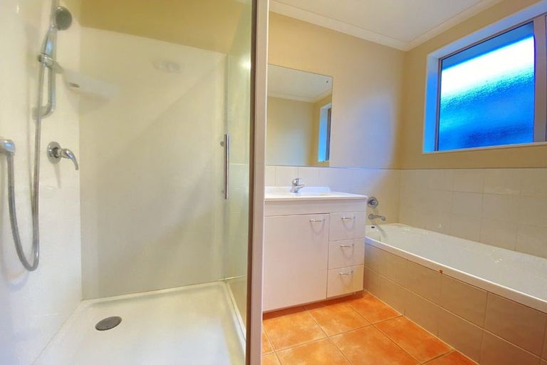 Photo of property in 10 Richard Halse Drive, Manurewa, Auckland, 2105