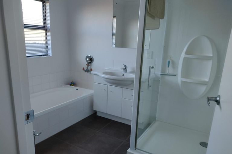 Photo of property in 16a Windsor Terrace, Taradale, Napier, 4112