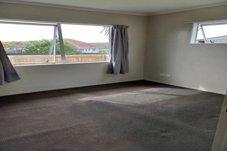 Photo of property in 47 Fairclough Road, Beach Haven, Auckland, 0626
