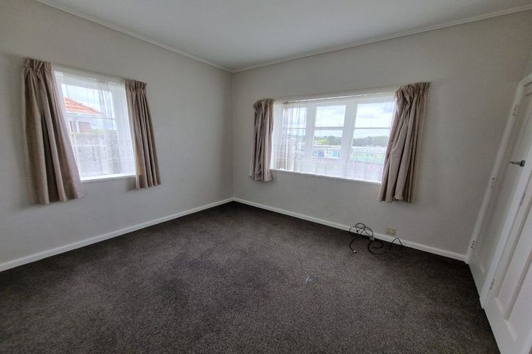 Photo of property in 39 Jackson Street, College Estate, Whanganui, 4500