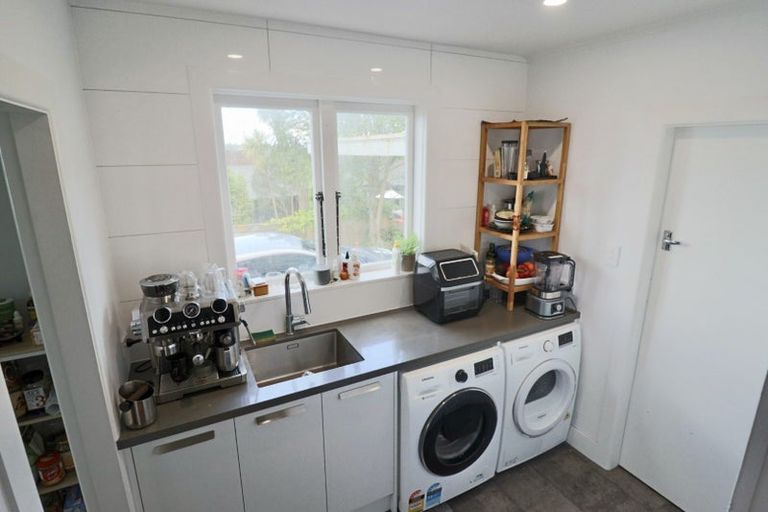 Photo of property in 182 Old Titirangi Road, Titirangi, Auckland, 0604