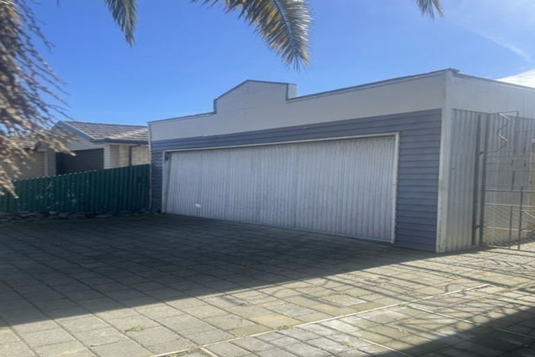 Photo of property in 10 Belfast Road, Belfast, Christchurch, 8051