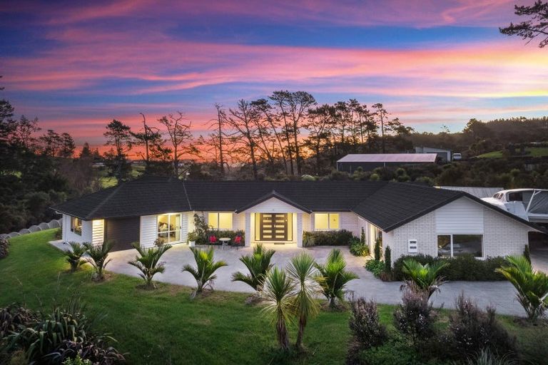 Photo of property in 43a Terry Smyth Drive, Kumeu, 0892