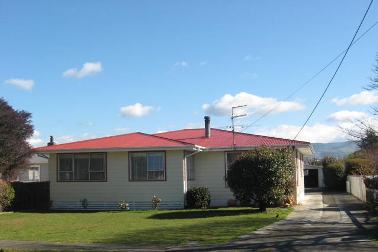 Photo of property in 18 Taylor Street, Carterton, 5713