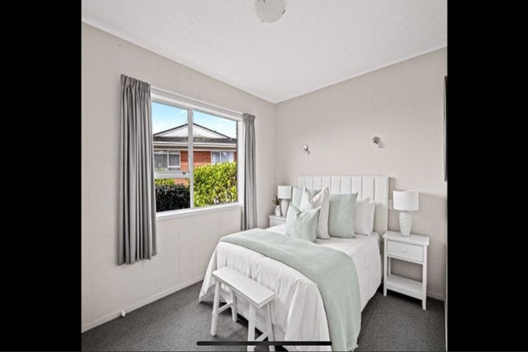 Photo of property in 12a Tower Hill, Stanmore Bay, Whangaparaoa, 0930
