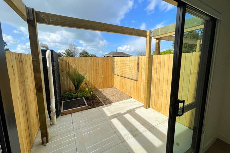 Photo of property in 5/5 Brandon Road, Glen Eden, Auckland, 0602