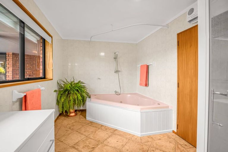 Photo of property in 6 Enverton Drive, Rangiora, 7400