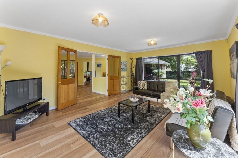 Photo of property in 33 Memphis Grove, Totara Park, Upper Hutt, 5018