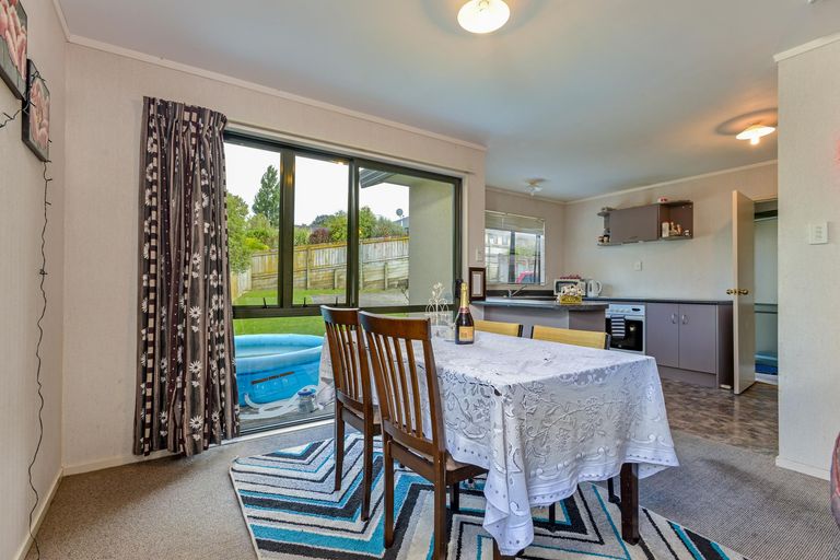 Photo of property in 11 Jordan Way, Kelvin Grove, Palmerston North, 4414