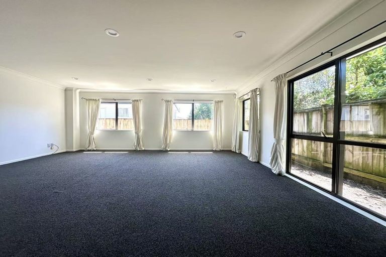 Photo of property in 15 Janway Avenue, Flat Bush, Auckland, 2016