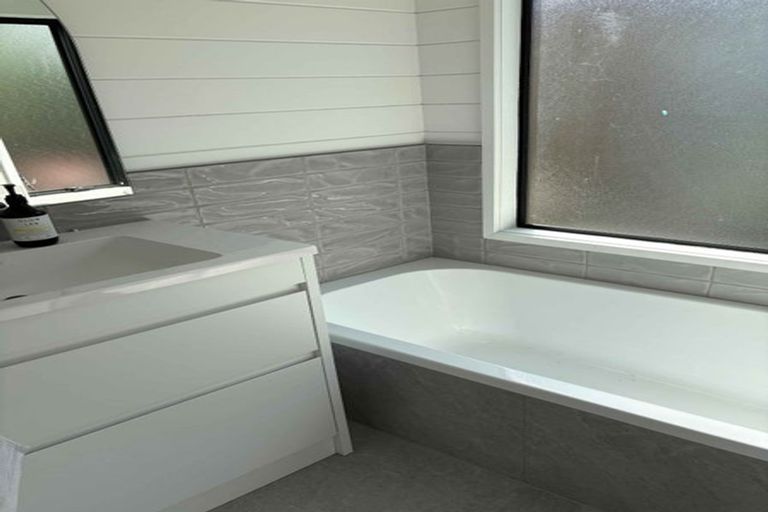 Photo of property in 5 Nyssa Place, Totara Heights, Auckland, 2105