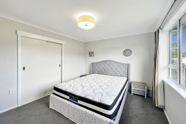 Photo of property in 64 Wellington Road, Wainuiomata, Lower Hutt, 5014