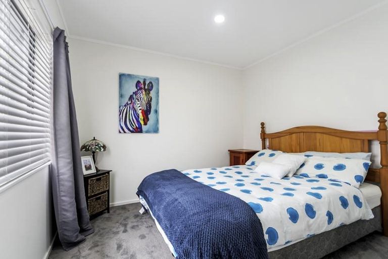 Photo of property in 62 Golfland Drive, Golflands, Auckland, 2013