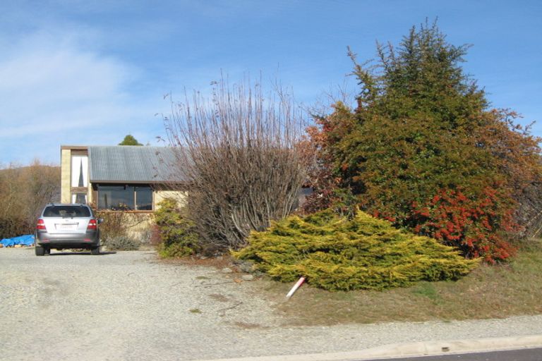 Photo of property in 45 Kennedy Crescent, Wanaka, 9305