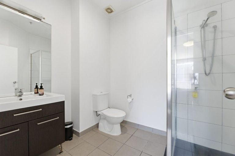 Photo of property in Atlas Apartments, 49 Maunganui Road, Mount Maunganui, 3116