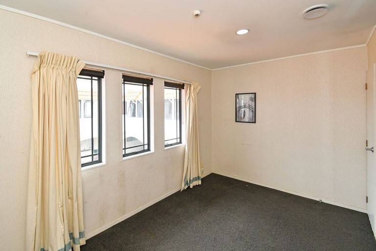 Photo of property in 11/77 Saint George Street, Papatoetoe, Auckland, 2025