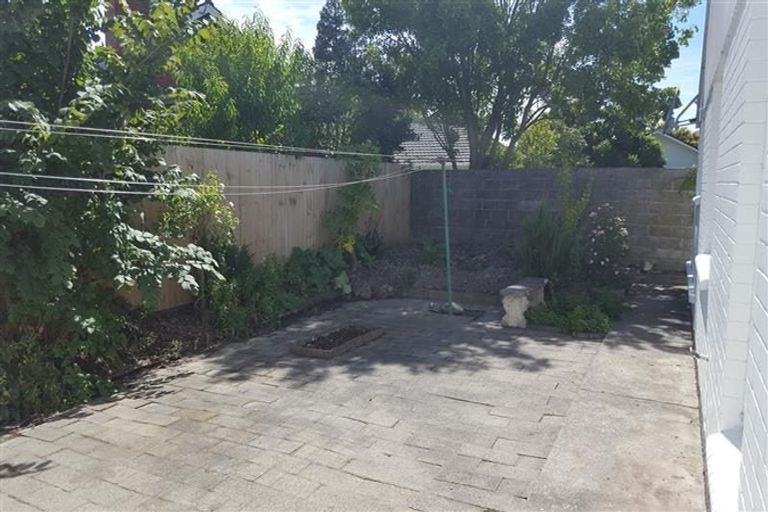 Photo of property in 8 Moorpark Place, Ilam, Christchurch, 8041