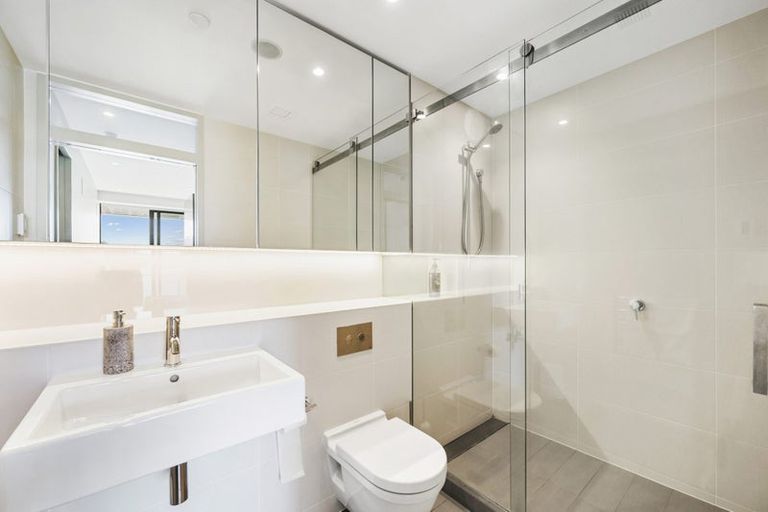 Photo of property in Clyde Quay Wharf, 2d/7 Clyde Quay Wharf, Te Aro, Wellington, 6011