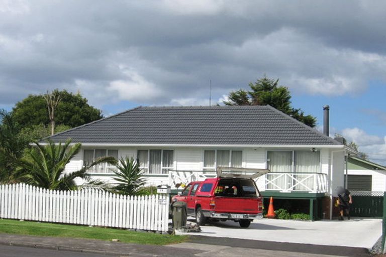 Photo of property in 13 Gladfield Lane, Te Atatu Peninsula, Auckland, 0610