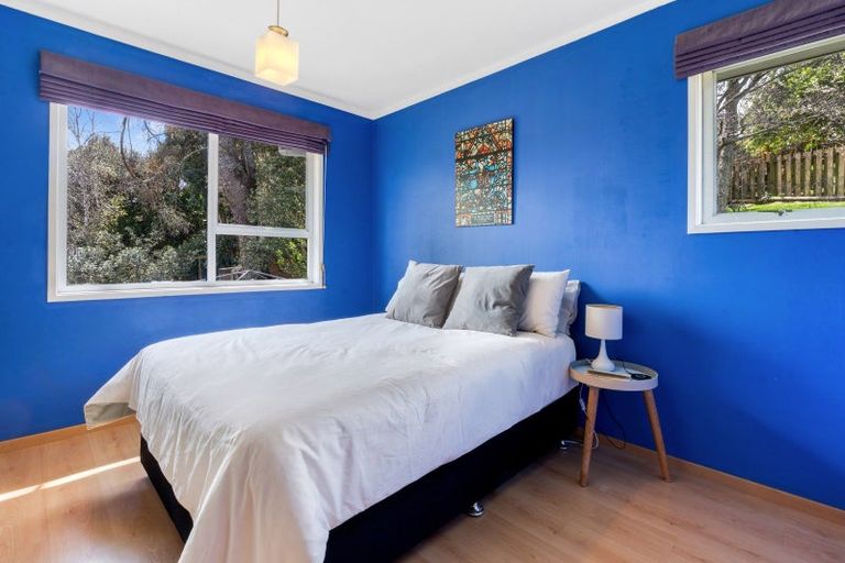 Photo of property in 15 Robbies Road, Shelly Park, Auckland, 2014