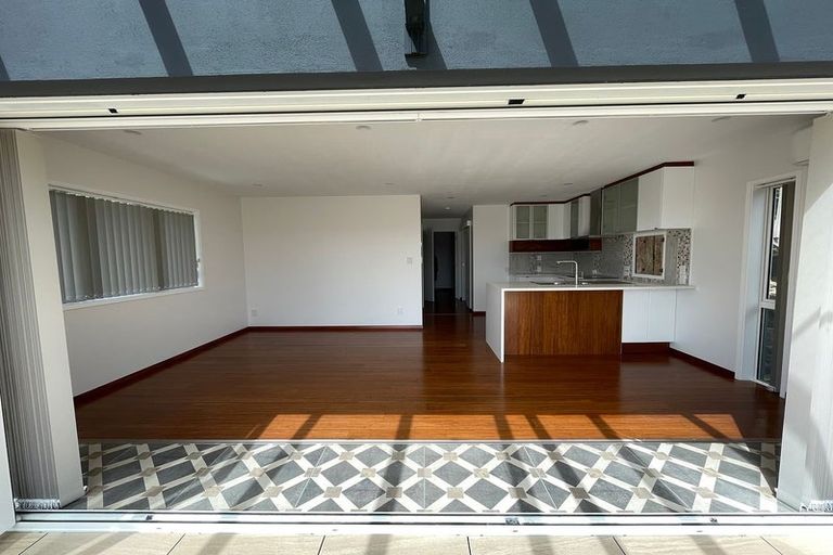 Photo of property in 10 Scott Road, Stanmore Bay, Whangaparaoa, 0932