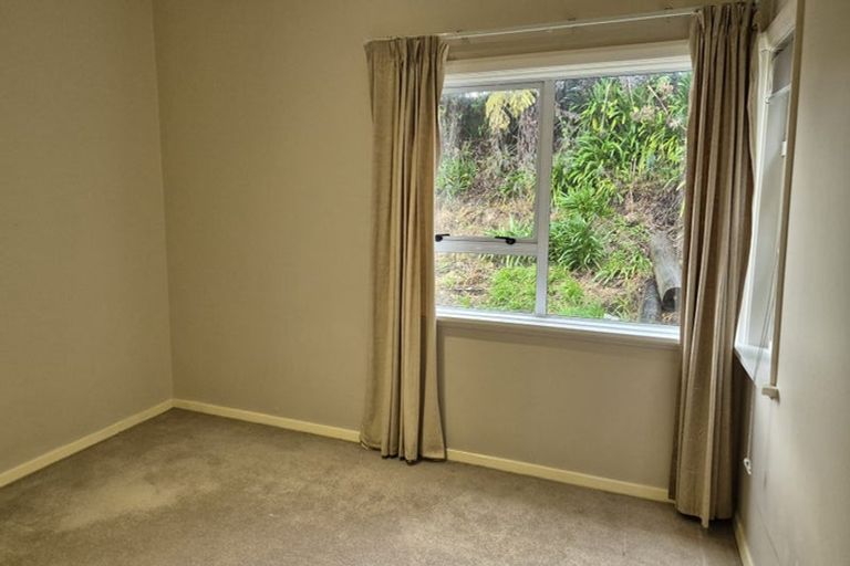 Photo of property in 22 Hampton Hill Road, Tawa, Wellington, 5028