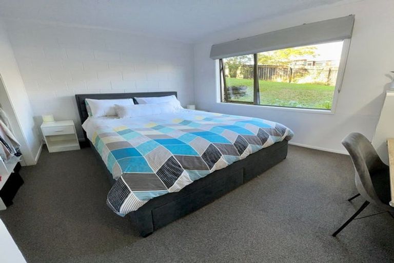 Photo of property in 3/1 Simon Ellice Drive, Bayview, Auckland, 0629