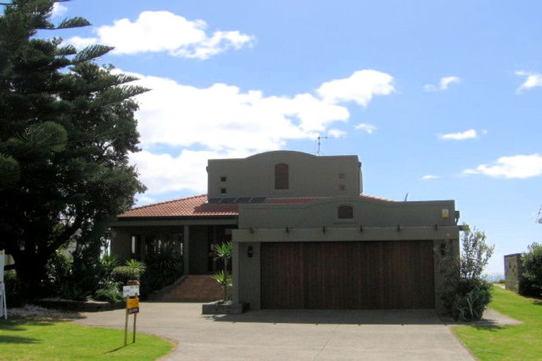 Photo of property in 61 Shaw Road, Waihi Beach, 3611