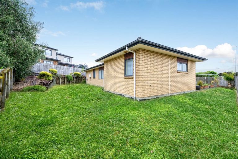 Photo of property in 39 Sapperton Drive, Henderson, Auckland, 0612