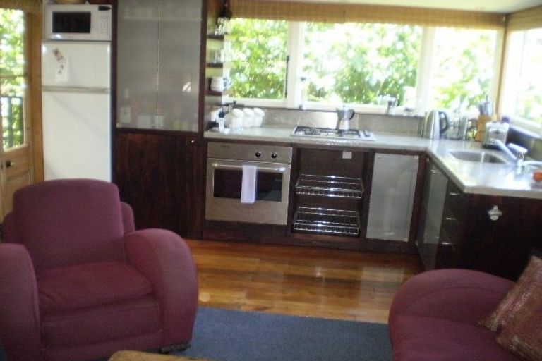 Photo of property in 23 Hawkhurst Road, Lyttelton, 8082