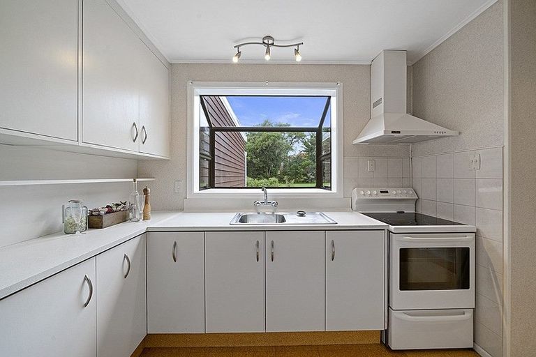 Photo of property in 3 Saint Edmund Crescent, Tawa, Wellington, 5028