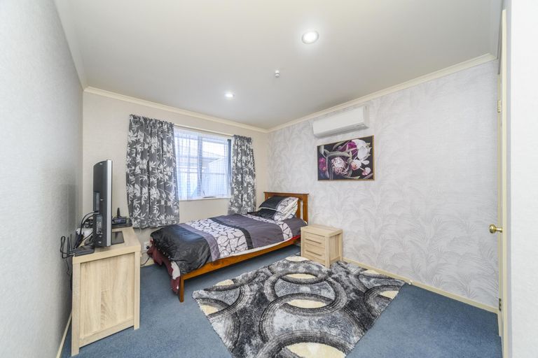 Photo of property in 146 Ruapehu Drive, Fitzherbert, Palmerston North, 4410