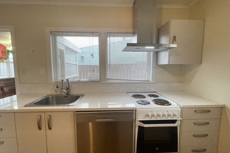 Photo of property in 8/12 Raines Avenue, Forrest Hill, Auckland, 0620