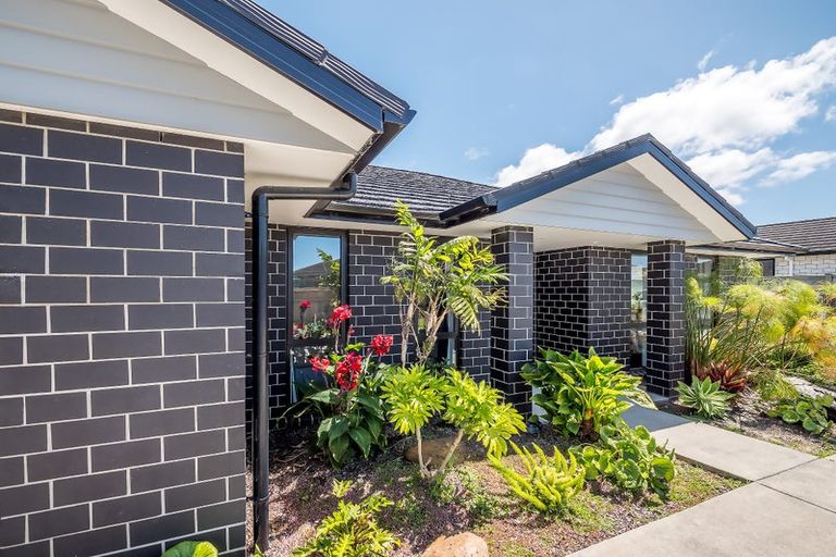 Photo of property in 8 Captains Loop, Haruru, 0204