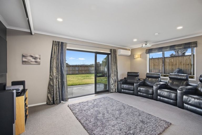 Photo of property in 10 Bovill Way, Tuakau, 2121