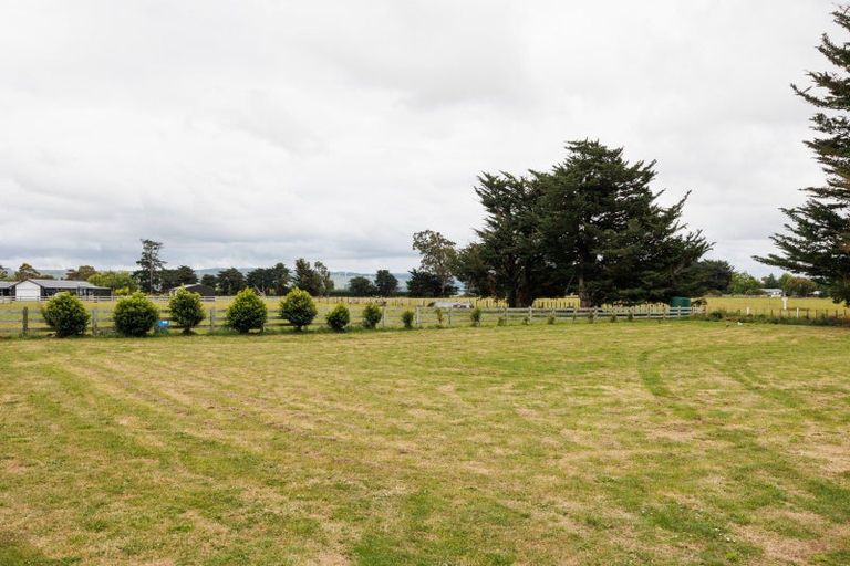 Photo of property in 2 Ashgrove Lane, Ashhurst, 4470