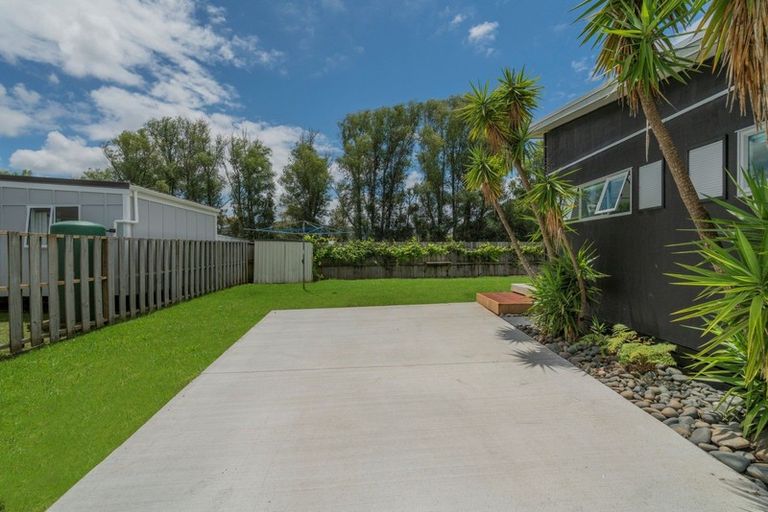 Photo of property in 35 Carina Way, Whitianga, 3510