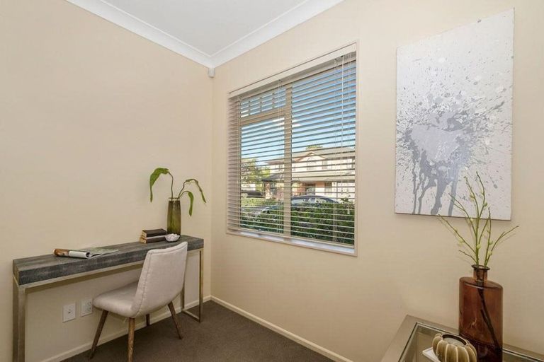 Photo of property in 23 South Kensington Way, Henderson, Auckland, 0612
