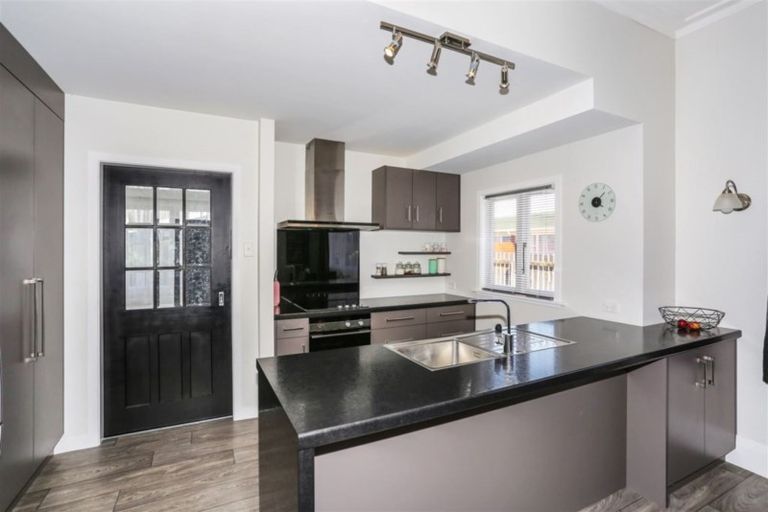 Photo of property in 95 Seddon Street, Pukekohe, 2120