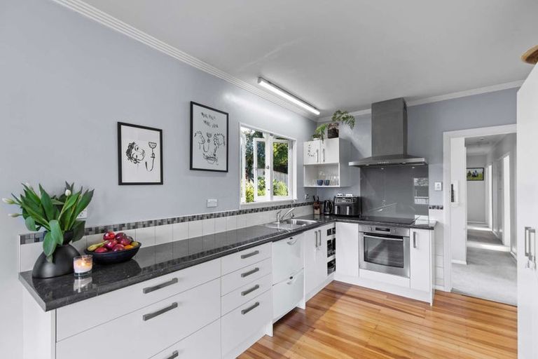 Photo of property in 11 College Street, College Estate, Whanganui, 4500