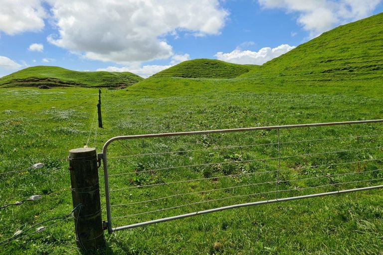 Photo of property in 6388 South Road, Pungarehu, Opunake, 4685