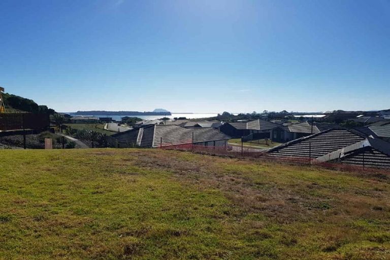 Photo of property in 13 Lakeside Terrace, Omokoroa, 3114