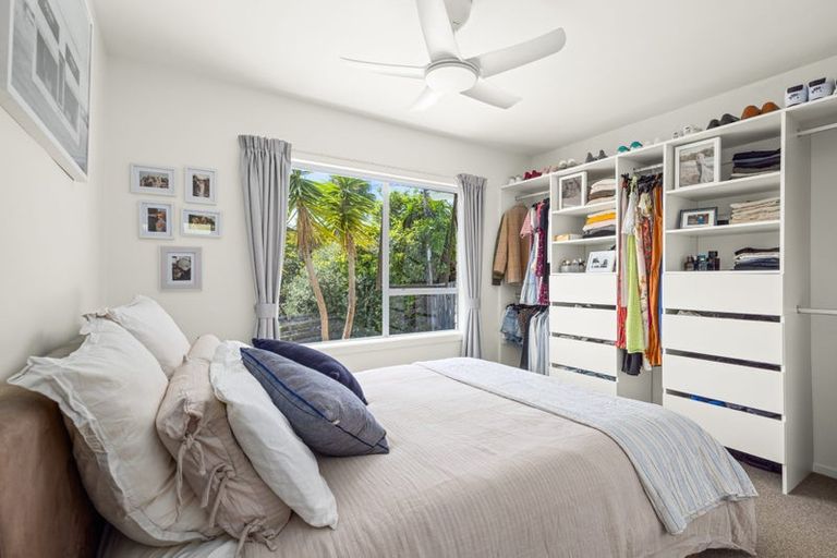 Photo of property in 1/92 Saddleback Rise, Murrays Bay, Auckland, 0630