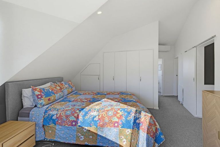 Photo of property in 2/280 Memorial Avenue, Burnside, Christchurch, 8053