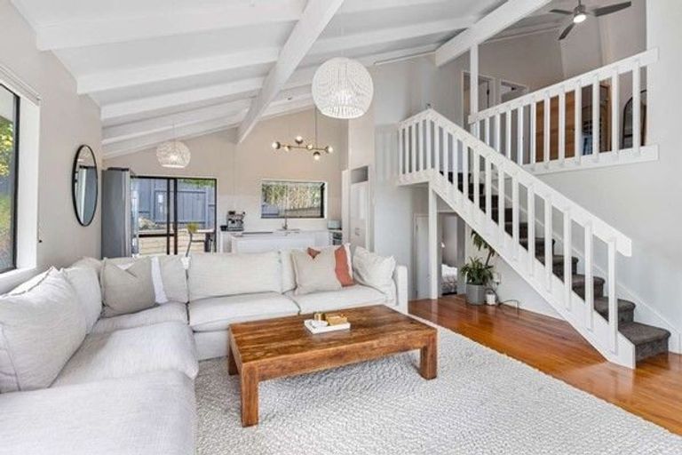 Photo of property in 2/4 Catrina Avenue, Birkenhead, Auckland, 0626